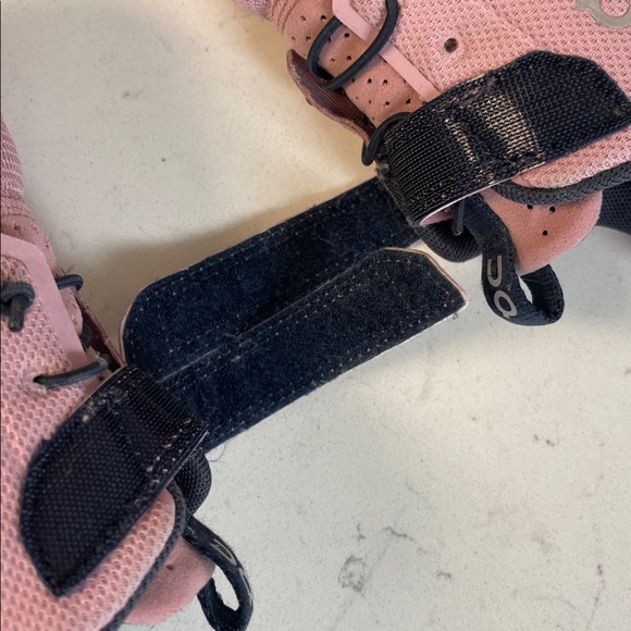 On Running Cloud Play Kids Athletic Shoes Size 13 Zephyr / White Girls Trainers - Picture 9 of 17